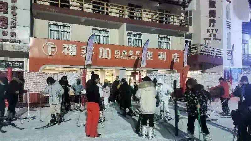 无滑雪不冬天!伏牛山滑雪度假乐园掀起中原滑雪运动热潮!