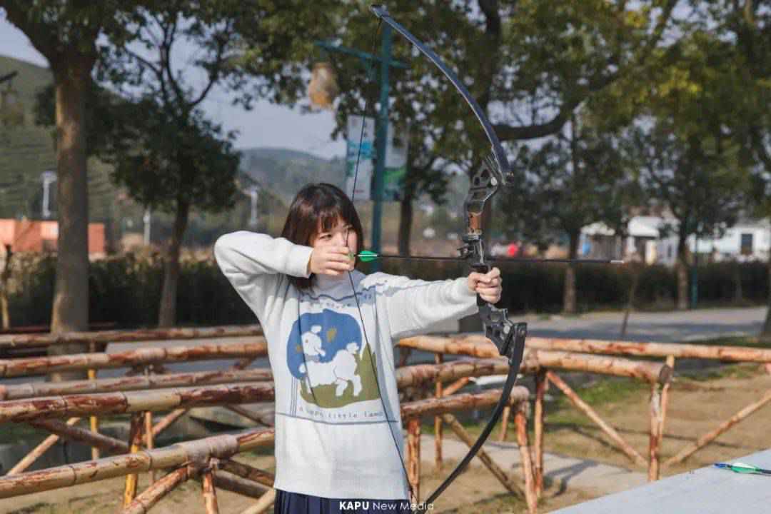 探险届顶流!骑马射箭、露营烧烤、百人团建决胜基地!市集来袭,邀你开年狂嗨3天!
