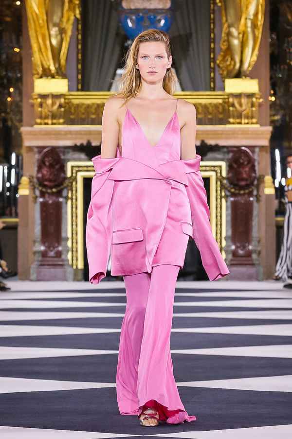 BALMAIN 2020 春夏女装:关于我们这一代