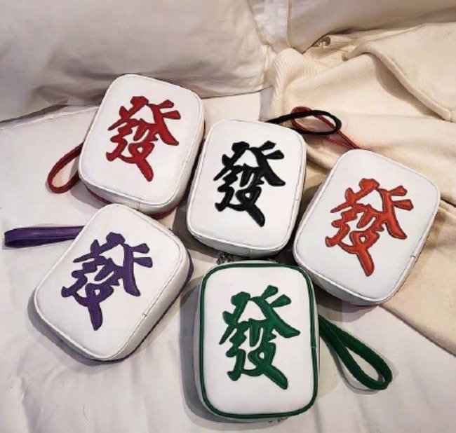 月饼盒包,全家桶包…还有什么奇葩包包敢挑战时尚审美?