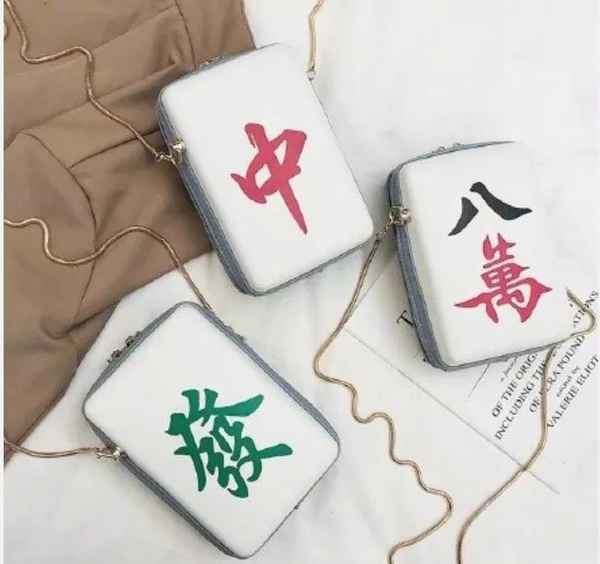 月饼盒包,全家桶包…还有什么奇葩包包敢挑战时尚审美?