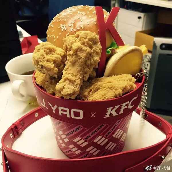 月饼盒包,全家桶包…还有什么奇葩包包敢挑战时尚审美?