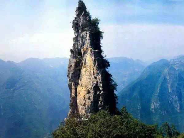 据说这是三峡大坝还没建成时的罕见照片,简直是人间仙境!