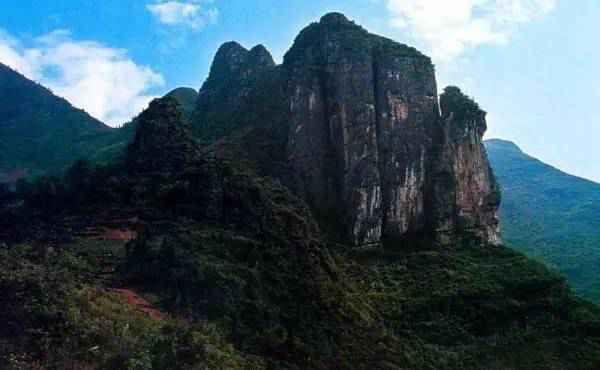 据说这是三峡大坝还没建成时的罕见照片,简直是人间仙境!