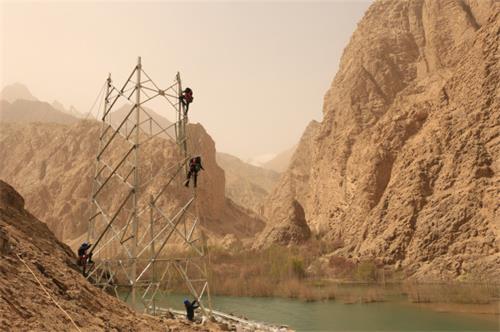 新疆喀什：大电网点亮幸福梦