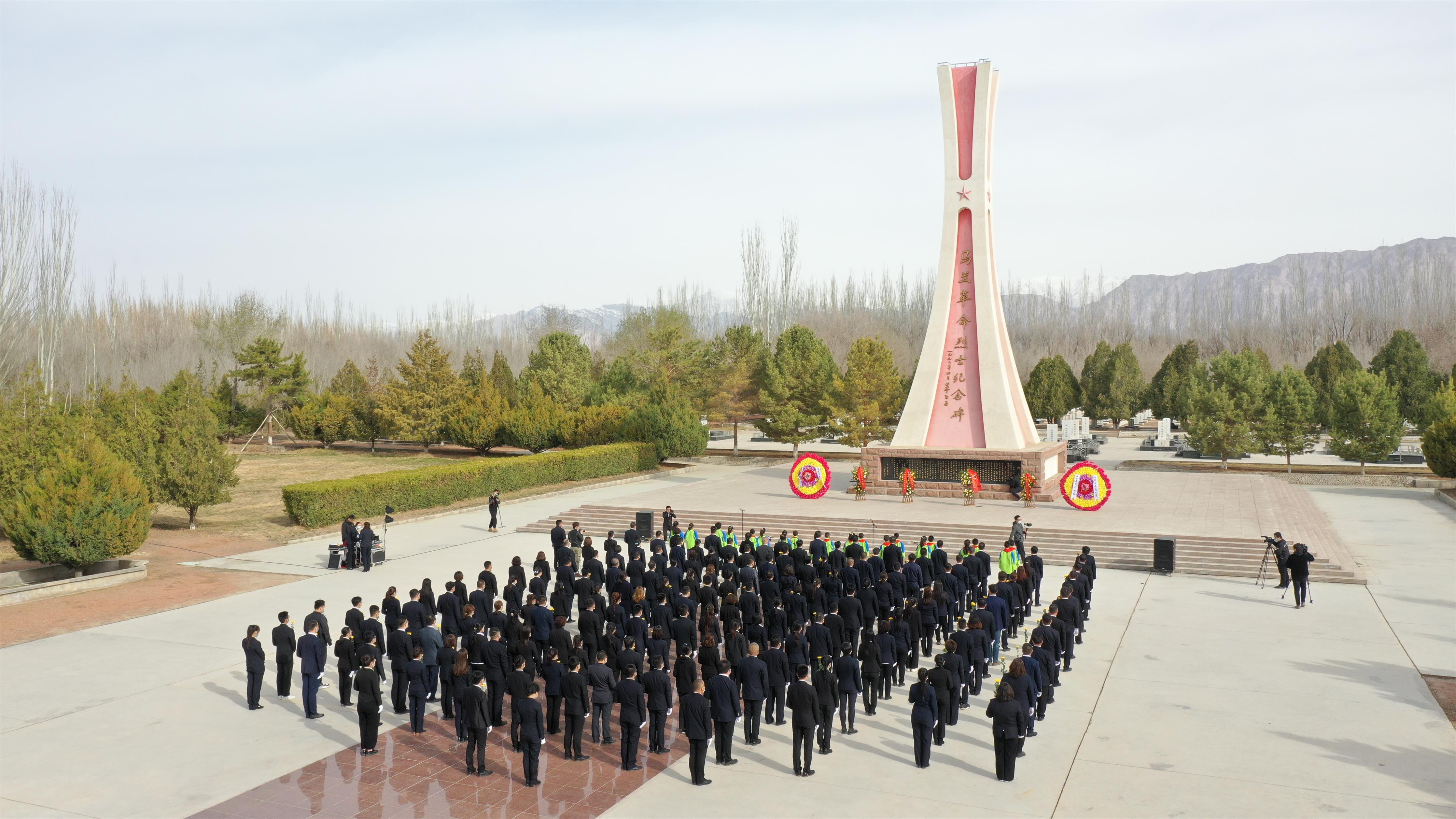 新疆和硕县举行“学习党史·缅怀英烈·牢记初心·感恩奋进”祭奠革命先烈仪式