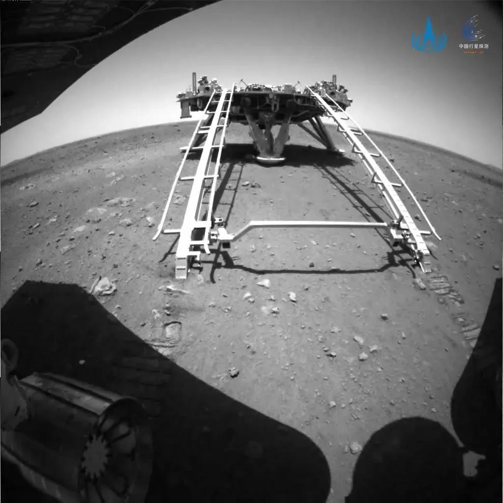 哈工大科研助力“祝融号”火星车移动与转移