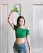 爱豆的美肩大比拼 Jennie王一博齐上榜!