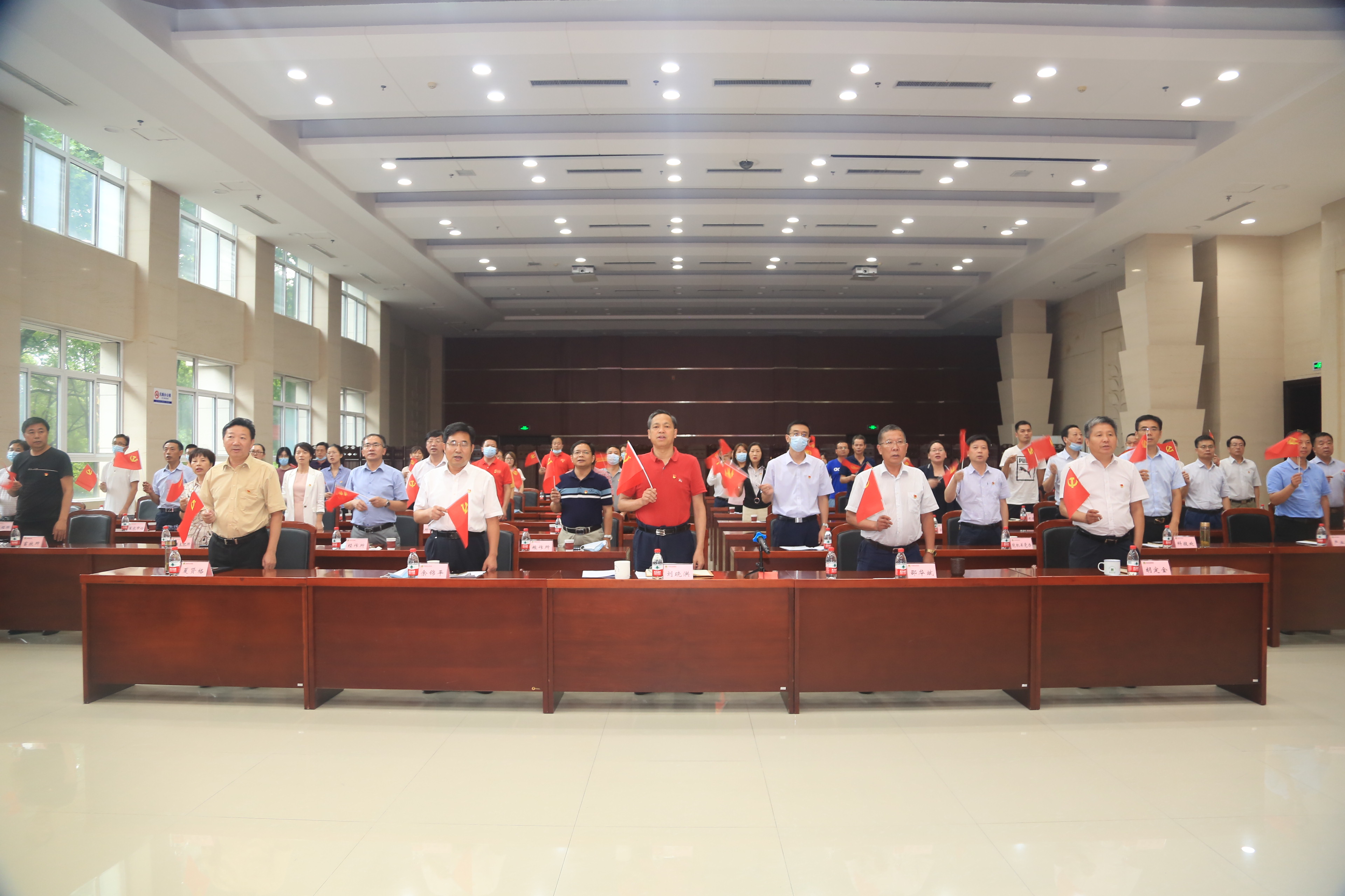  湖北省农科院科技人员热议习近平总书记“七一”重要讲话
