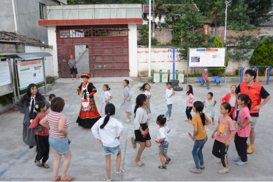  苏州大学“朵儿计划”点亮大山留守儿童七彩夏日
