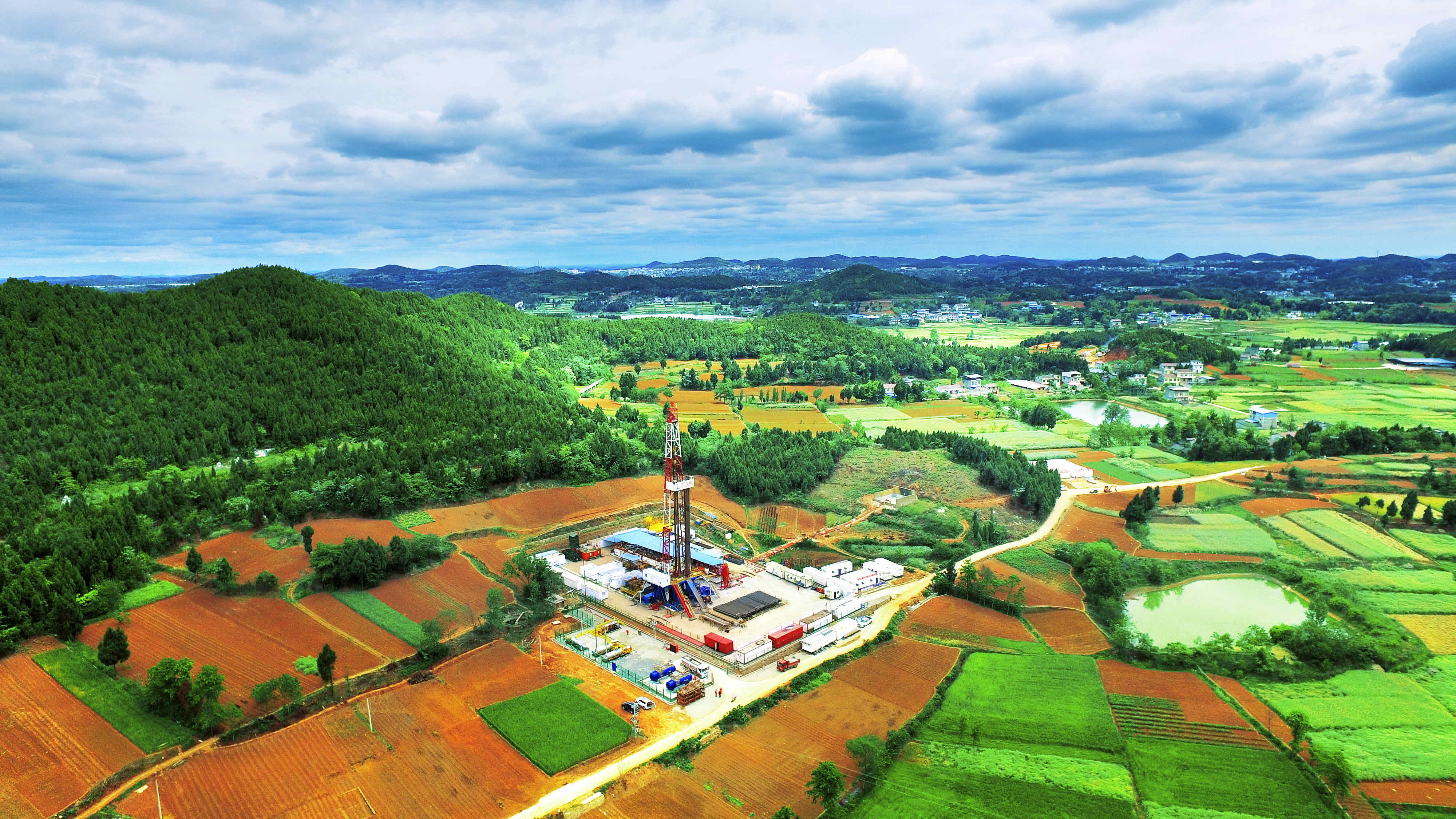  四川盆地探明千亿方储量大气田