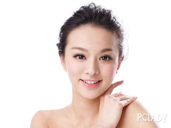 爽肤水直接用手拍?难怪肌肤越来越干
