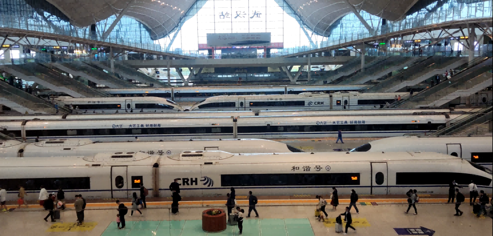  十一黄金周，武铁共加开客车353列 发送旅客449万人次