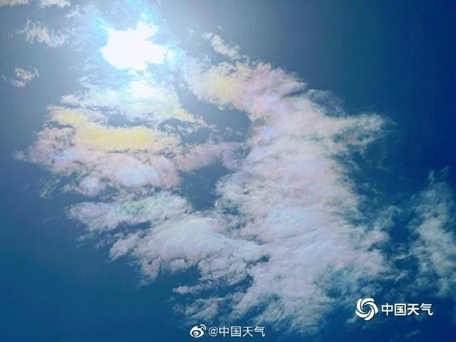 七彩云和飞碟云同现北京 好天气在线（图）