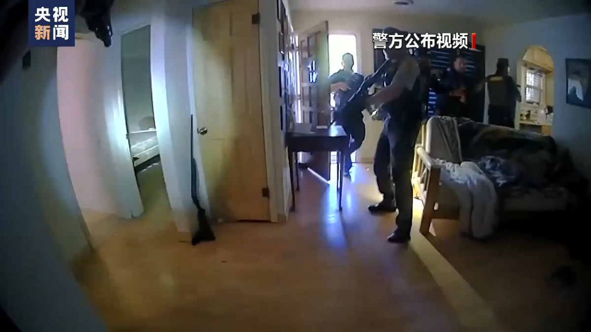 美警方公布致12人死伤的法明顿重大枪击案现场视频