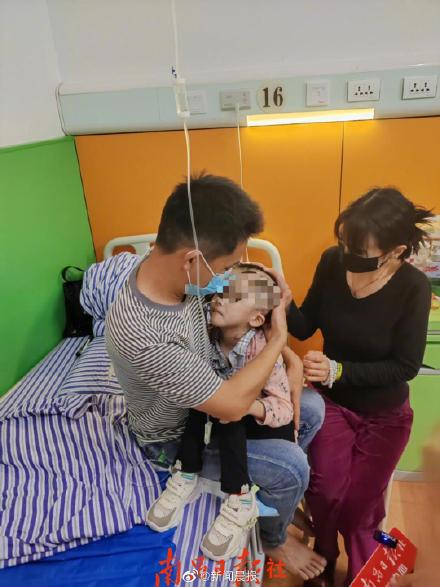 坠楼4岁女童苏醒后已开始康复训练