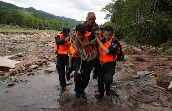 吉林舒兰强降雨已致6人遇难 4名失联的公职人员仍在搜救中
