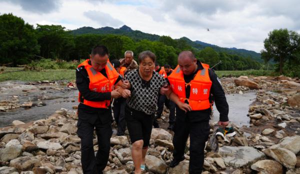 吉林舒兰强降雨已致6人遇难 4名失联的公职人员仍在搜救中