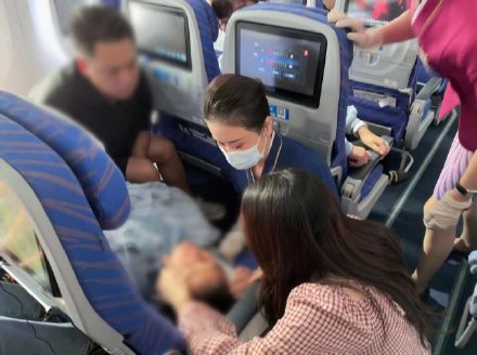 突发不适！航班临起飞为12岁孩子又滑回停机坪170余名旅客没有一句抱怨