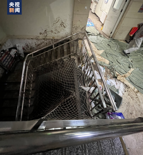 双胞胎暴雨中降生被起名定海神针 网友：作文题素材有了