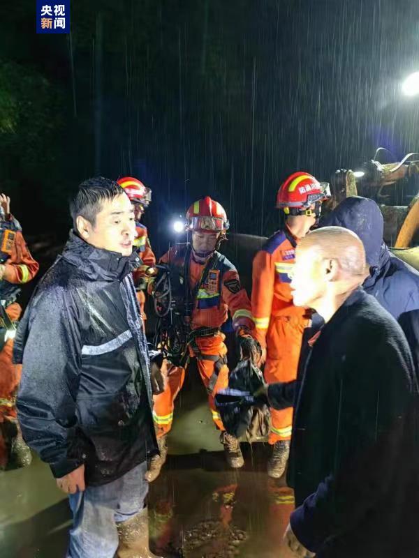 四川甘孜海螺沟多处发生泥石流 提前转移729人