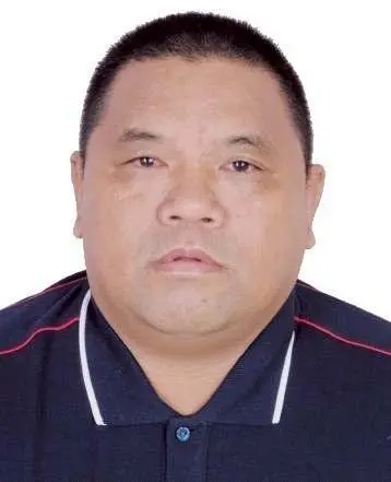 △犯罪嫌疑人肖岩块（何春田）