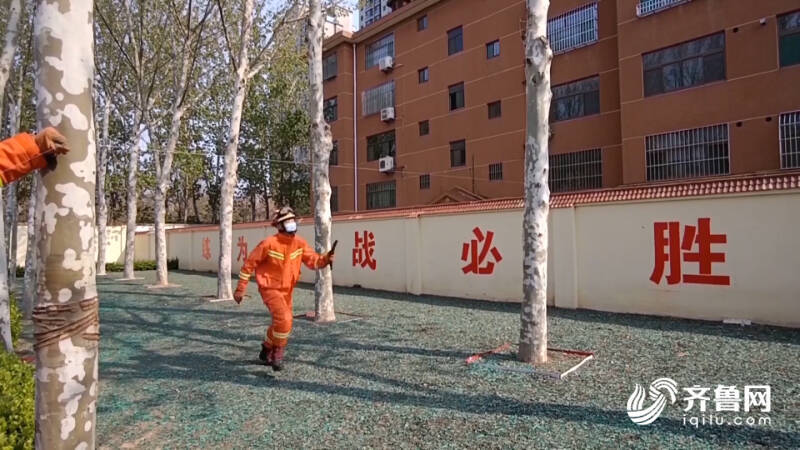辅警执勤发现风筝线紧急喊停路人：有几十米长