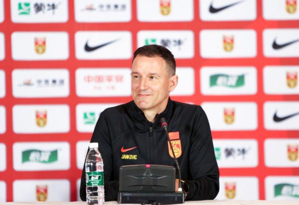 国足主教练扬科维奇：将带队全力冲击2026年世界